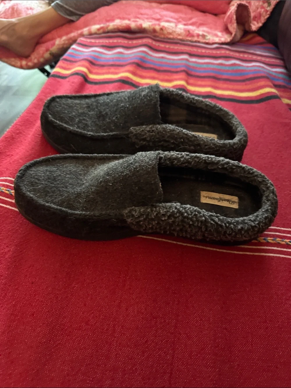 dearfoams Men's Charcoal Felt Slip-On Loafers